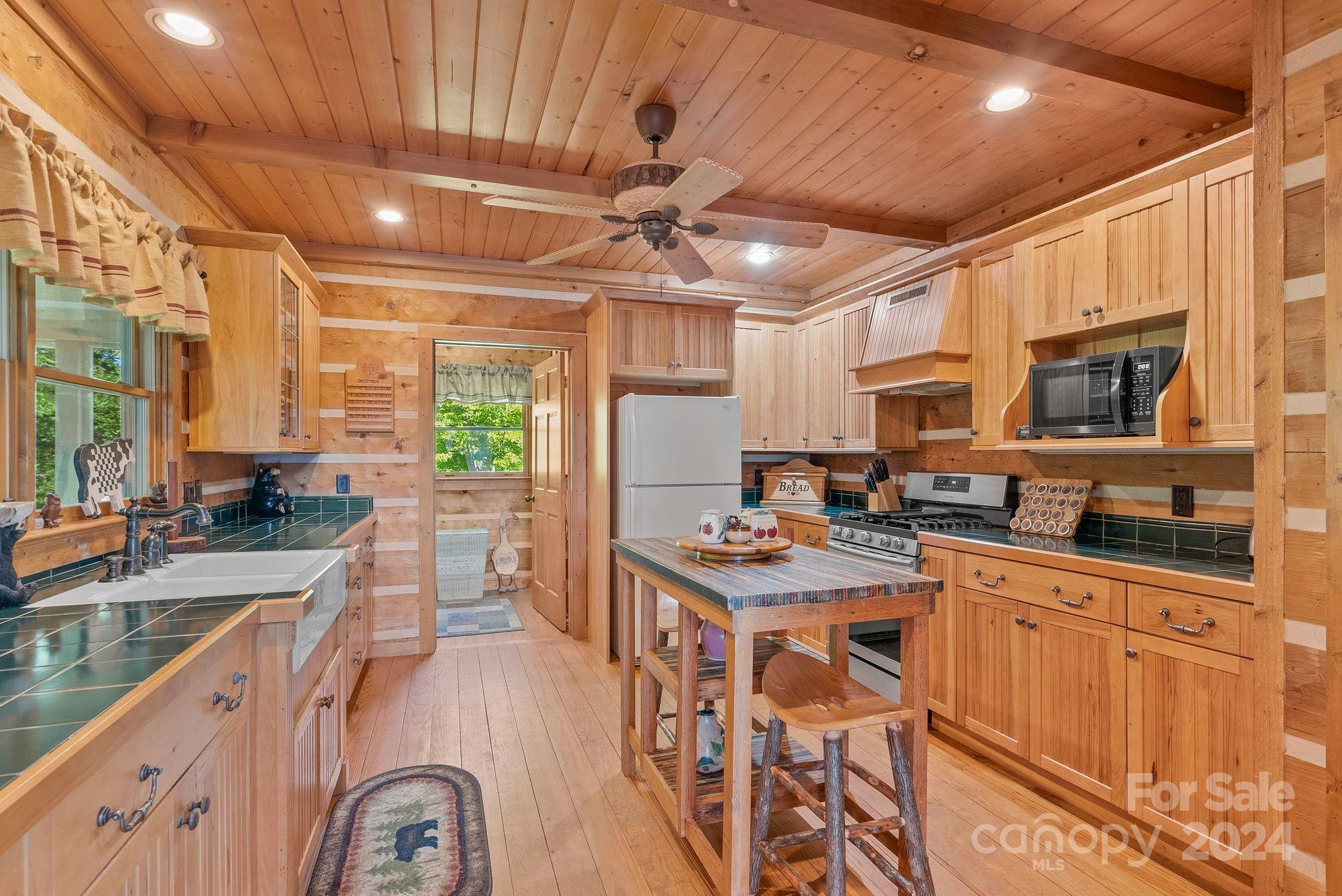 1288 Honeycutt Road Marion, NC 28752 - Photo 6 of 45 Gallery Image 6