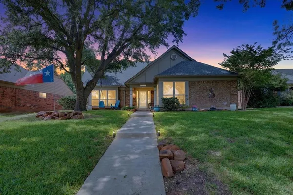 $429,000 | 2117 Lavaca Trail, Carrollton, TX 75010