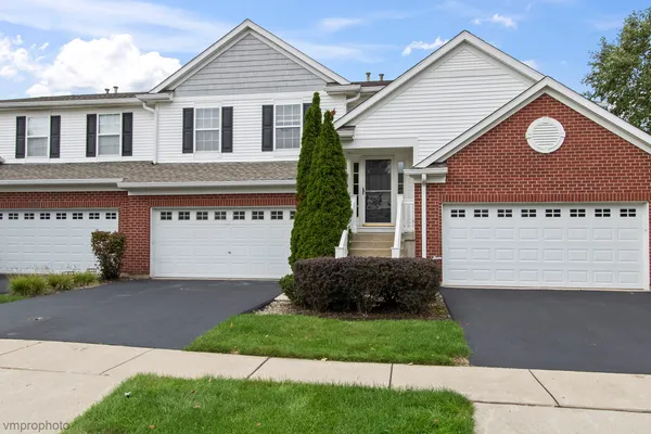 $329,000 | 1582 Matthew Drive, Unit 1582, Algonquin, IL 60102