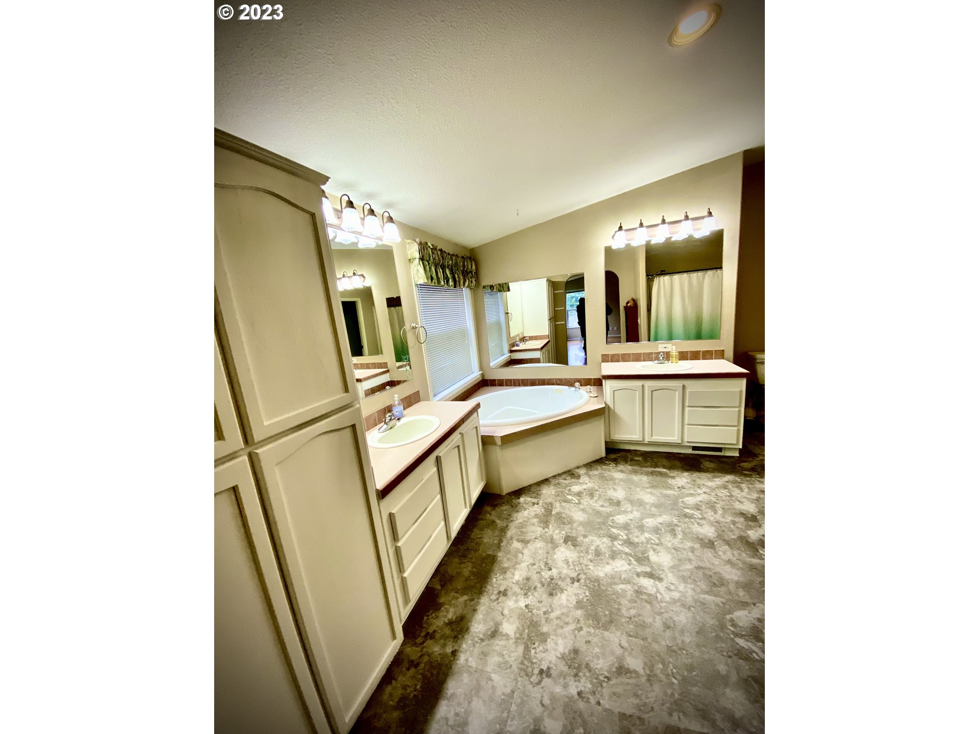 495 Robinson Road Woodland, WA 98674 - Photo 9 of 44 Gallery Image 9