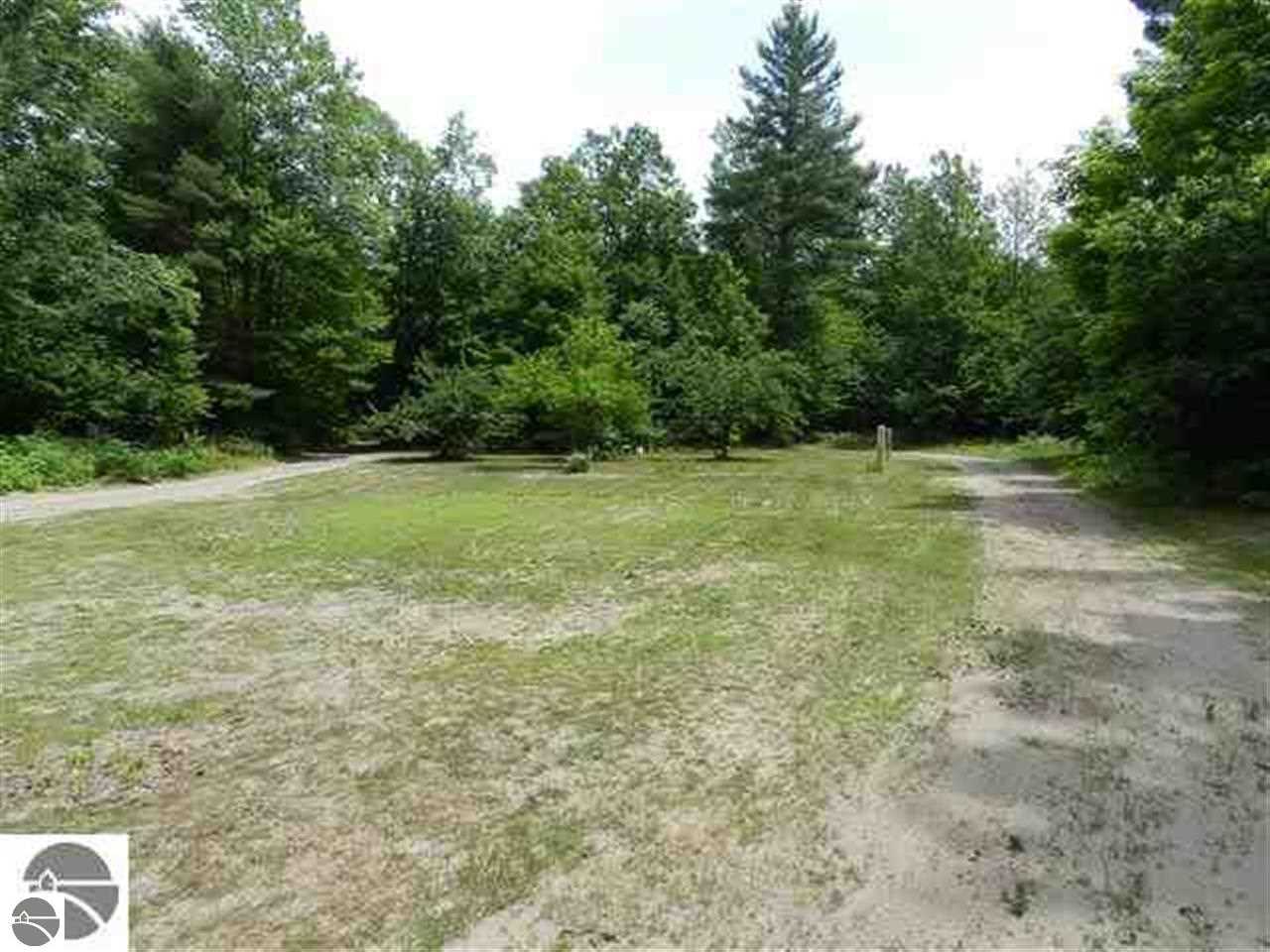 1556 South Weldon Road Beulah, MI 49617 - Photo 23 of 27 1780265-22.JPG
