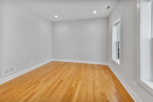 $3,695 | 4624 North Ashland Avenue, Unit 1S, Chicago, IL 60640