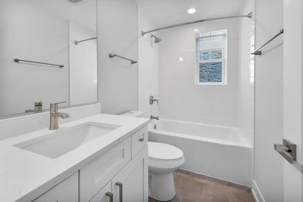 $3,695 | 4624 North Ashland Avenue, Unit 1S, Chicago, IL 60640