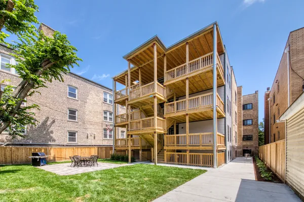 $3,695 | 4624 North Ashland Avenue, Unit 1S, Chicago, IL 60640