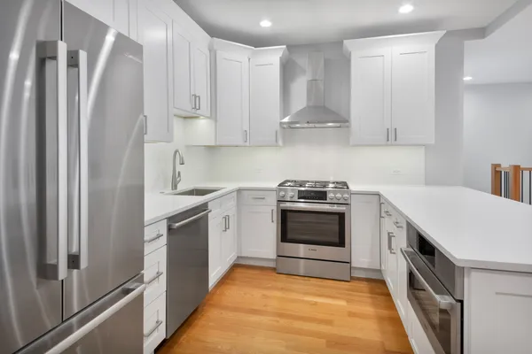 $3,695 | 4624 North Ashland Avenue, Unit 1S, Chicago, IL 60640