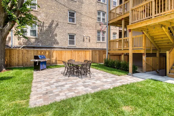 $3,695 | 4624 North Ashland Avenue, Unit 1S, Chicago, IL 60640