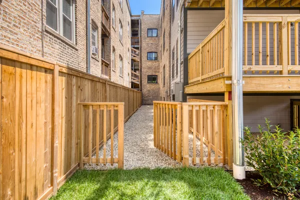 $3,695 | 4624 North Ashland Avenue, Unit 1S, Chicago, IL 60640