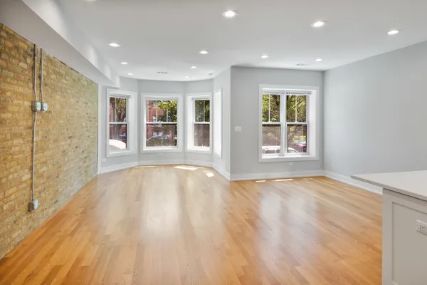 $3,695 | 4624 North Ashland Avenue, Unit 1S, Chicago, IL 60640