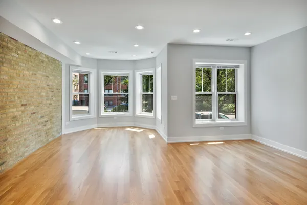 $3,695 | 4624 North Ashland Avenue, Unit 1S, Chicago, IL 60640