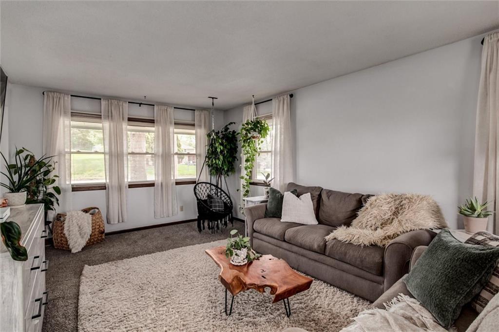 546 McDonald Road Leavenworth, KS 66048 - Photo 5 of 30