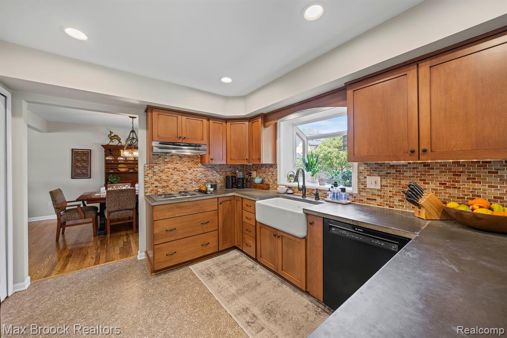 29884 Fox Grove Road Farmington Hills, MI 48334 - Photo 13 of 64
