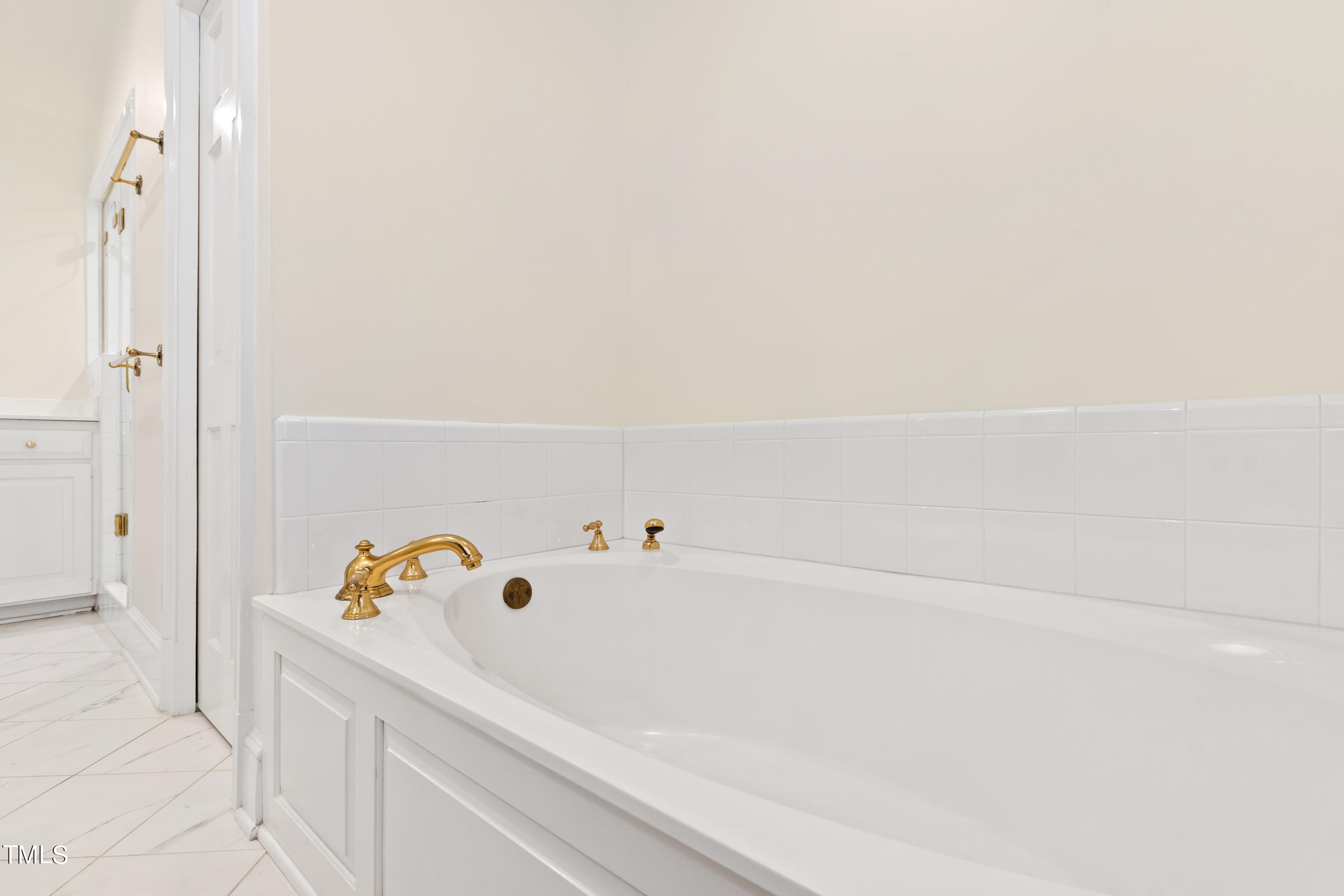2825 Lassiter Mill Road Raleigh, NC 27609 - Photo 18 of 30 Bathroom 6