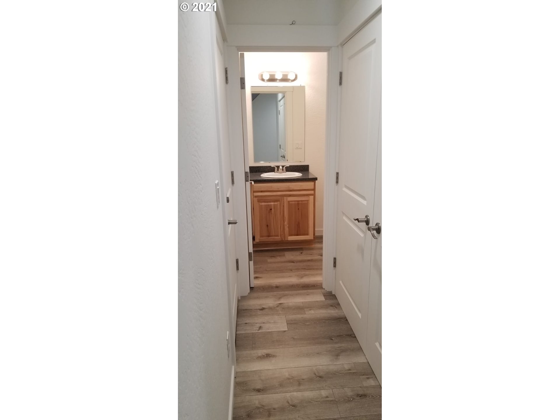 1 West Harbeck Road Grants Pass, OR 97527 - Photo 5 of 7 Gallery Image 5