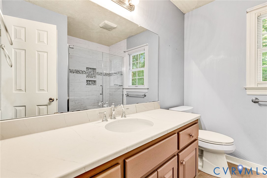 7458 Rural Point Court Mechanicsville, VA 23116 - Photo 27 of 38 Upstairs full bathroom
