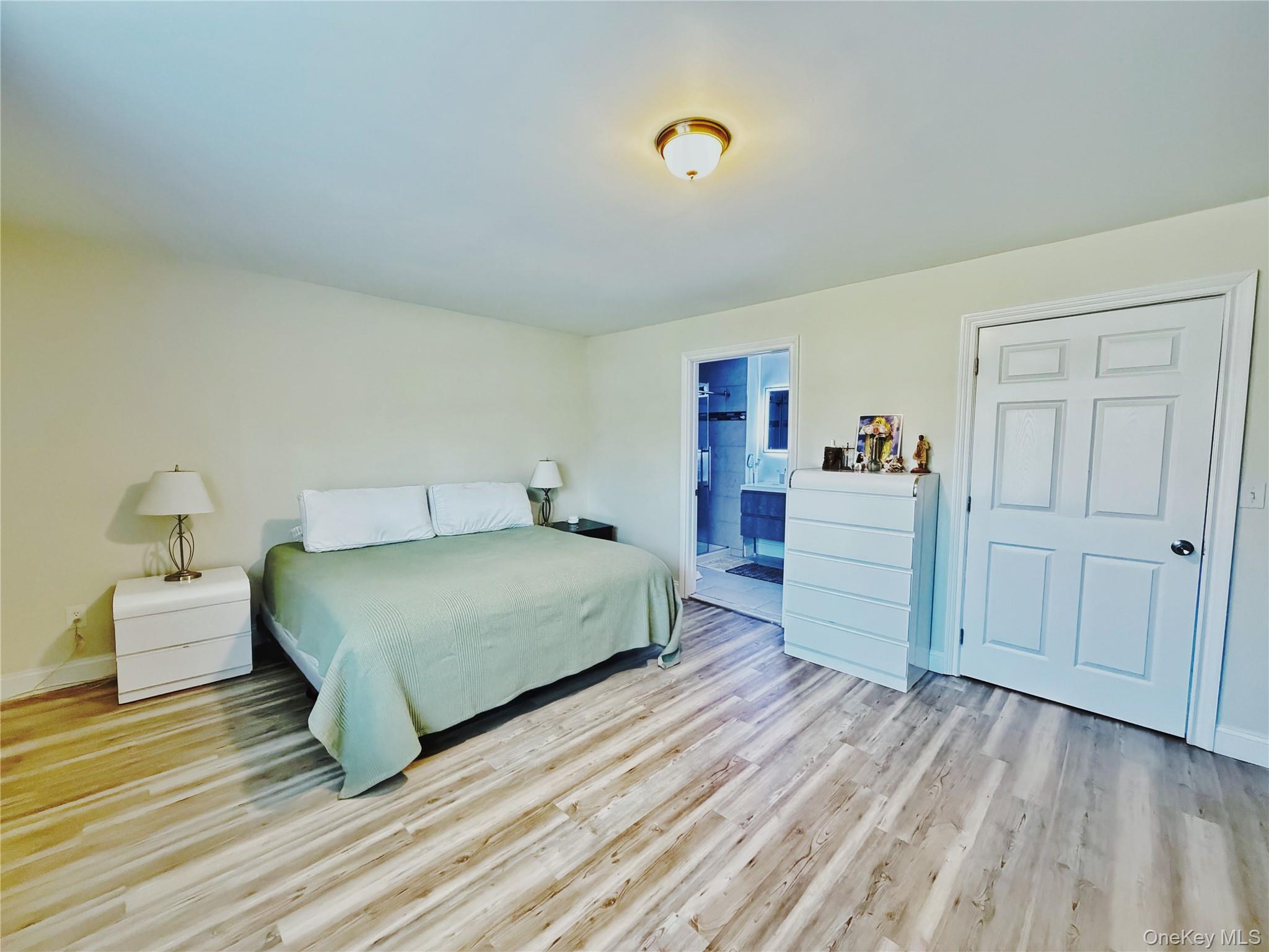 180 Country Road Medford, NY 11763 - Photo 16 of 35