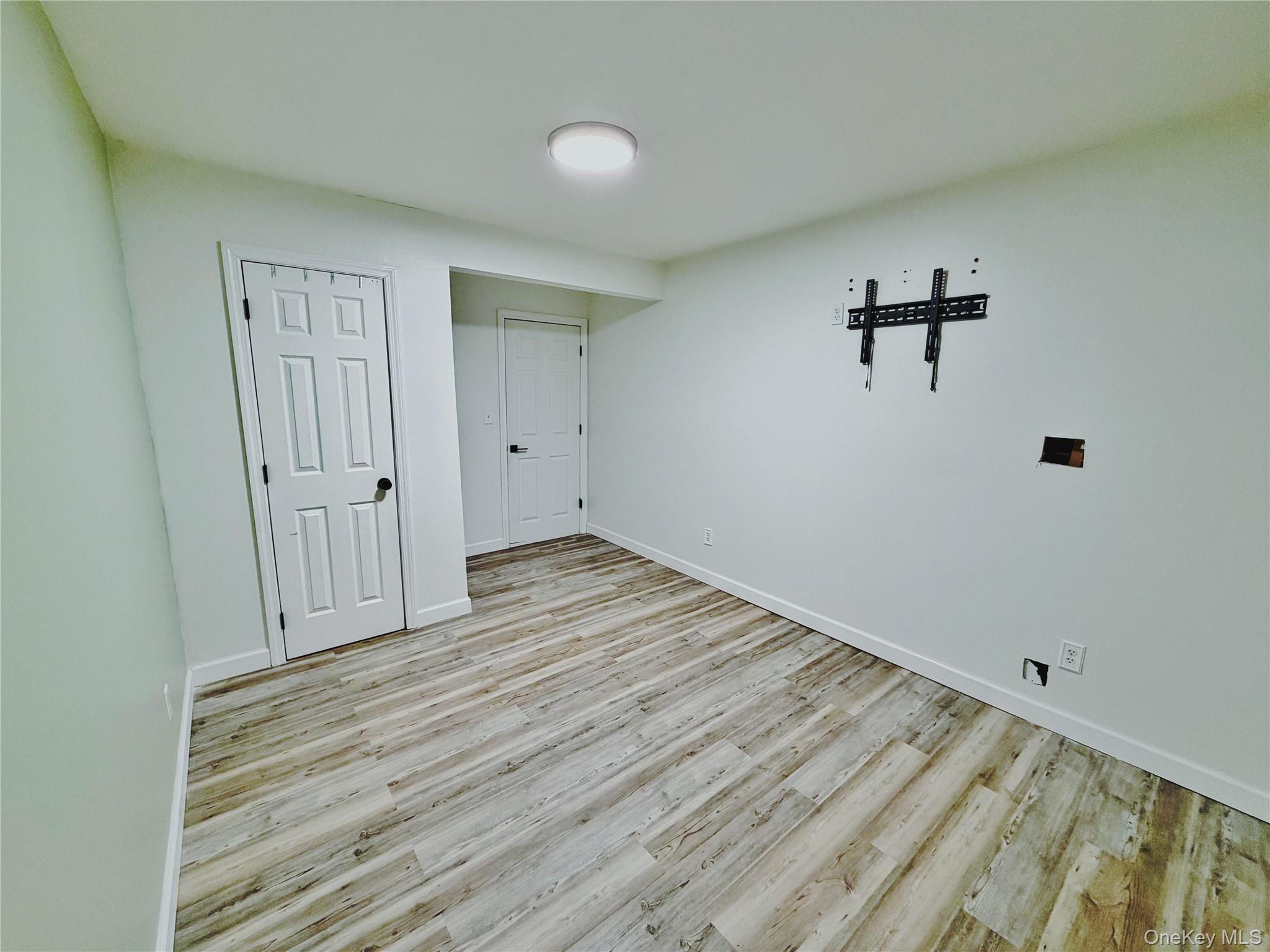 180 Country Road Medford, NY 11763 - Photo 28 of 35