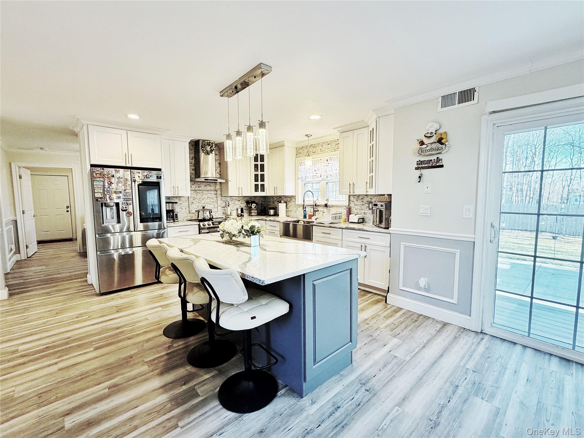 180 Country Road Medford, NY 11763 - Photo 7 of 35