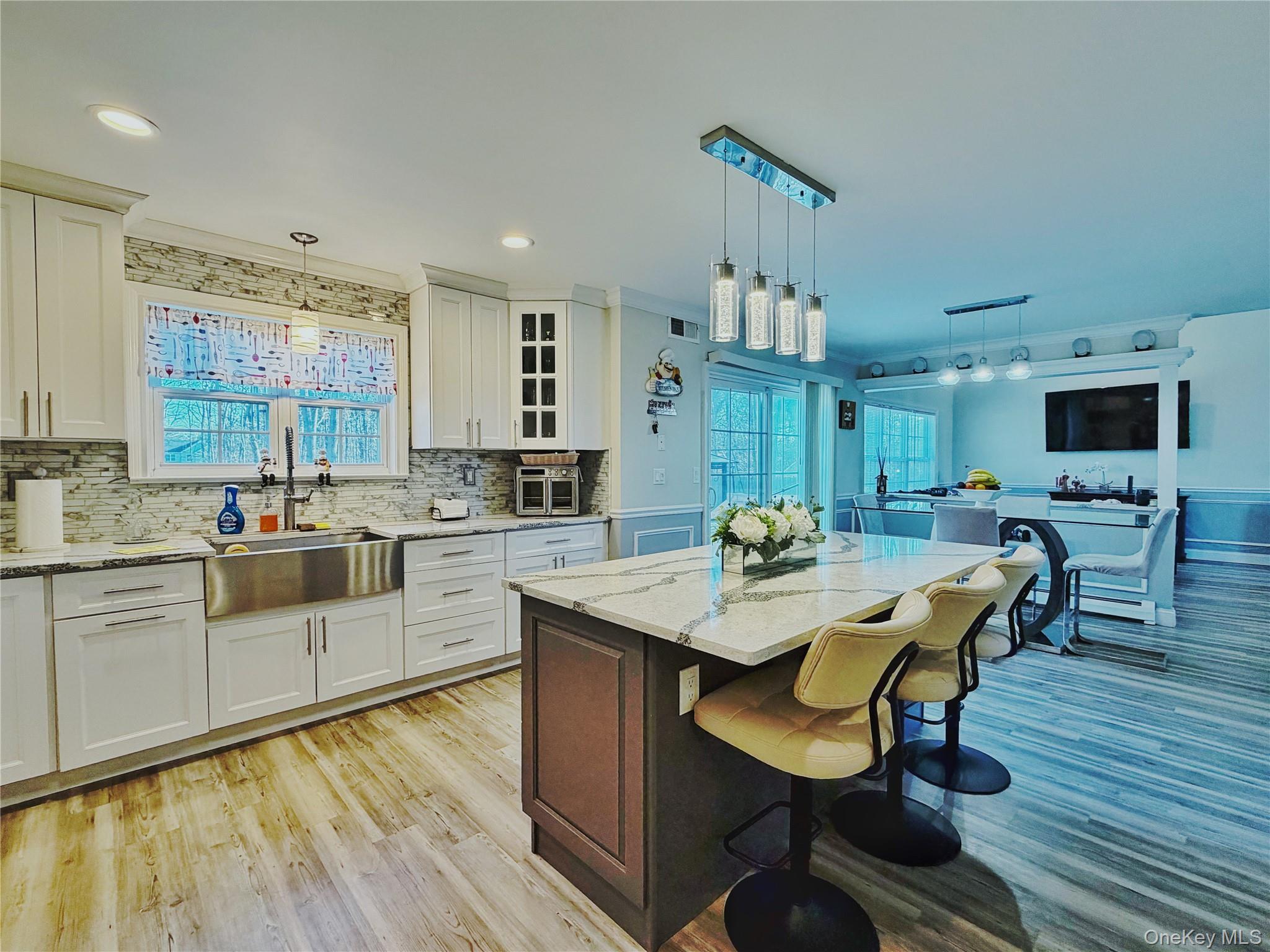 180 Country Road Medford, NY 11763 - Photo 9 of 35