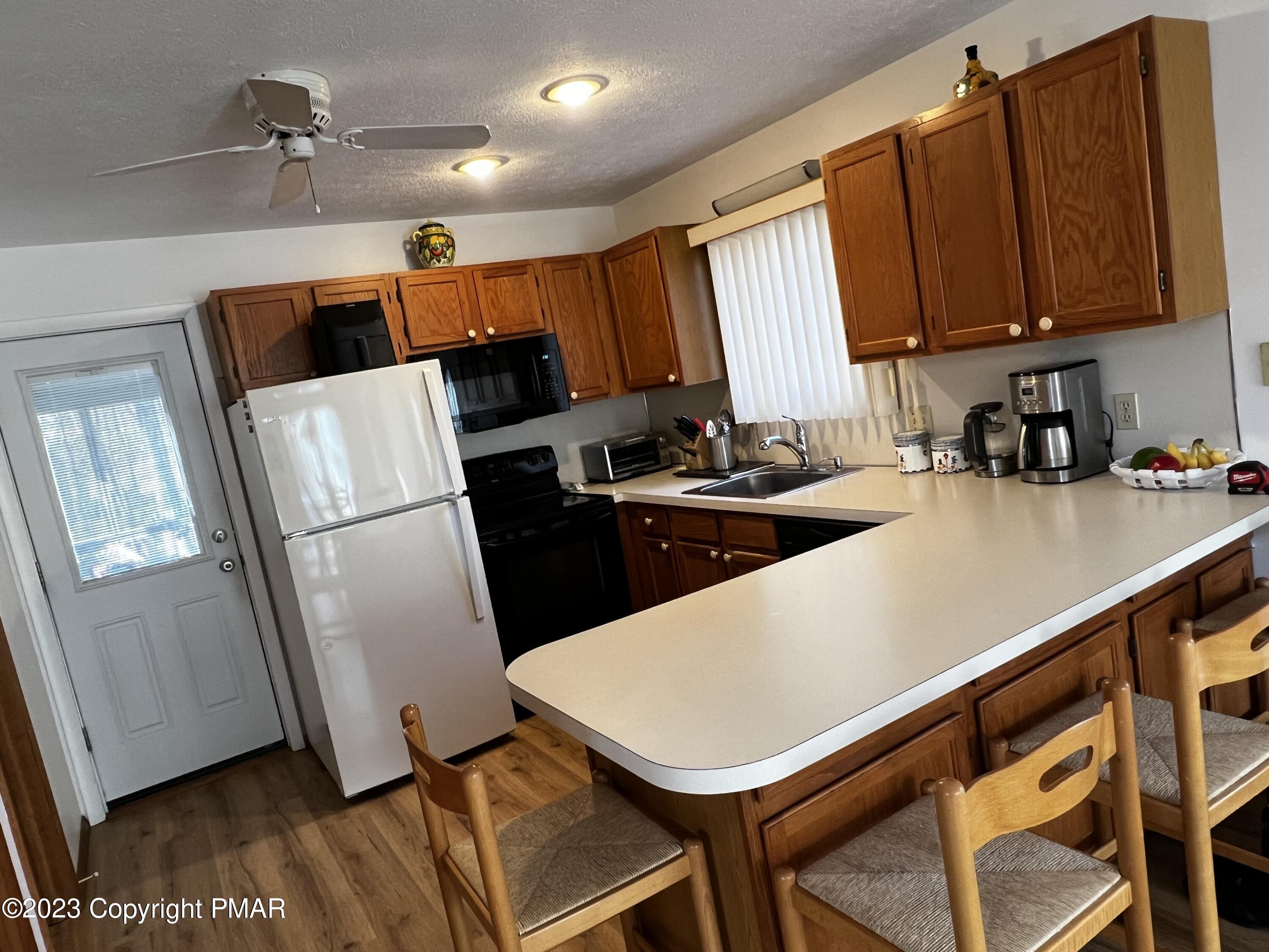 126 Dunchurch Drive Bushkill, PA 18324 - Photo 11 of 44 Photo Feb 04 2023, 2 32 21 PM