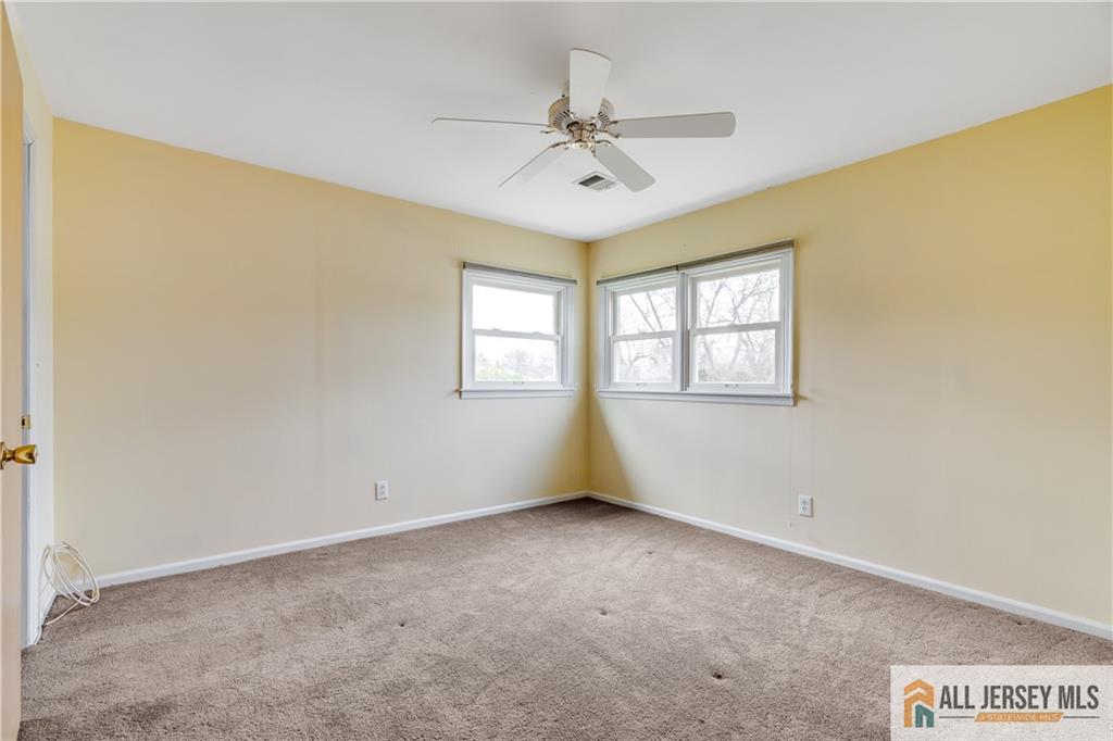 192 Kendall Road Kendall Park, NJ 08824 - Photo 12 of 23 Gallery Image 12