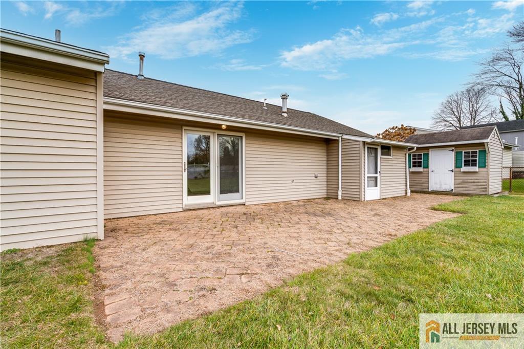 192 Kendall Road Kendall Park, NJ 08824 - Photo 16 of 23 Gallery Image 16