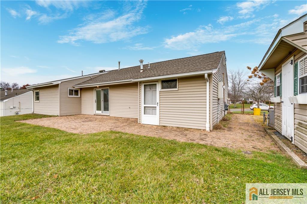 192 Kendall Road Kendall Park, NJ 08824 - Photo 17 of 23 Gallery Image 17