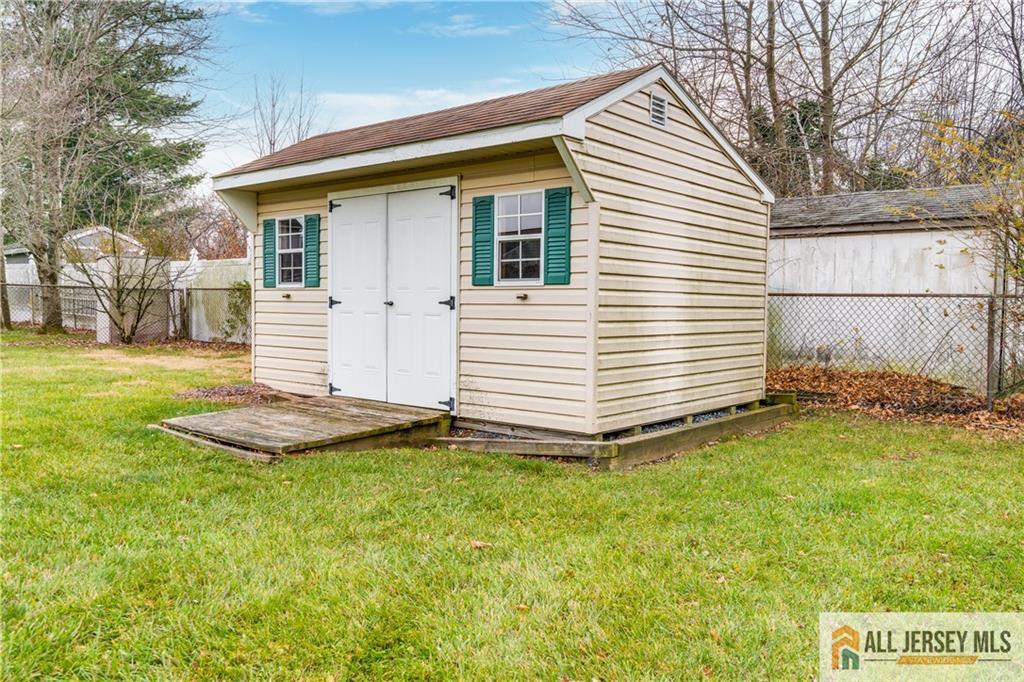 192 Kendall Road Kendall Park, NJ 08824 - Photo 18 of 23 Gallery Image 18