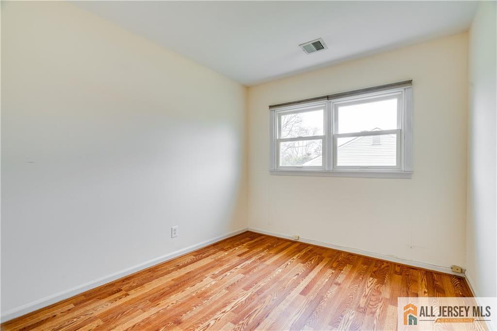 192 Kendall Road Kendall Park, NJ 08824 - Photo 9 of 23 Gallery Image 9