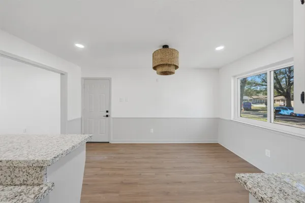 $2,350 | 5002 Cedar Creek Drive, Dickinson, TX 77539