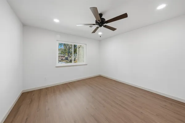 $2,350 | 5002 Cedar Creek Drive, Dickinson, TX 77539