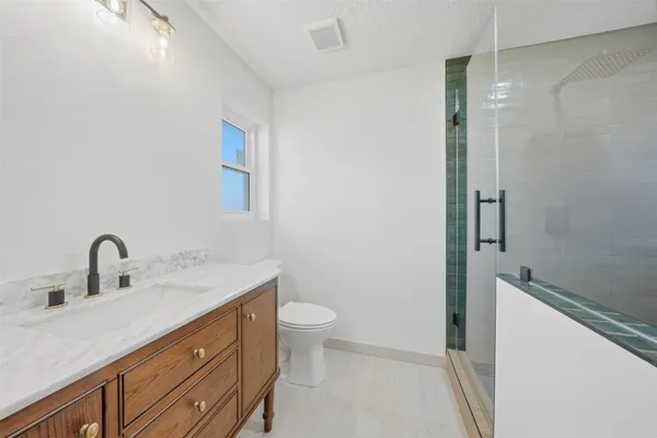 $2,350 | 5002 Cedar Creek Drive, Dickinson, TX 77539