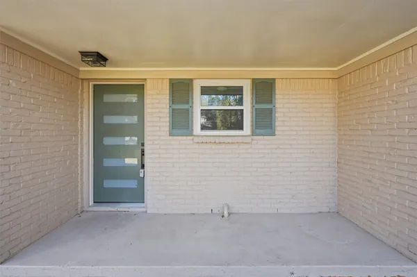 $2,350 | 5002 Cedar Creek Drive, Dickinson, TX 77539