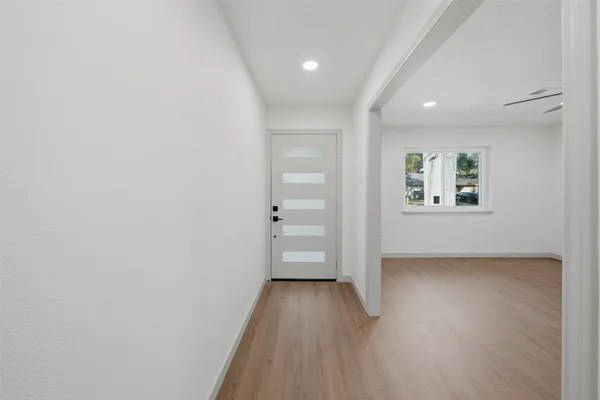 $2,350 | 5002 Cedar Creek Drive, Dickinson, TX 77539