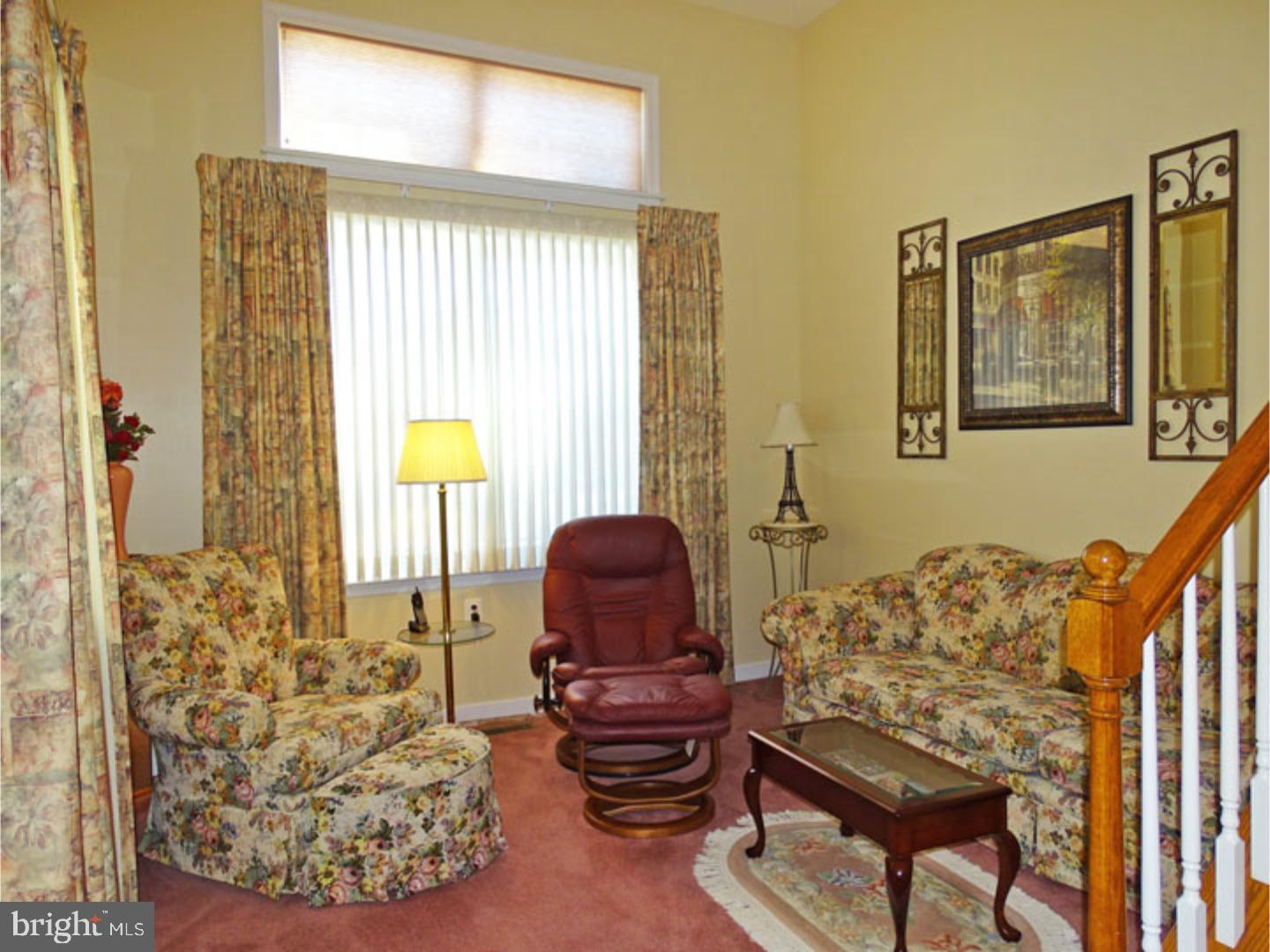 46 Bluebonnet Road Langhorne, PA 19047 - Photo 5 of 25 Living Room