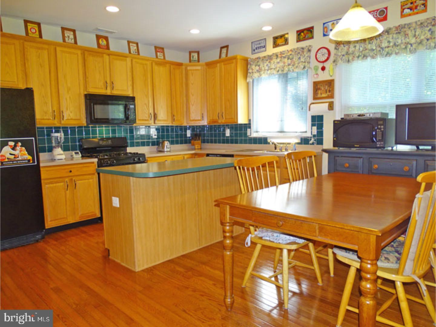46 Bluebonnet Road Langhorne, PA 19047 - Photo 7 of 25 Kitchen