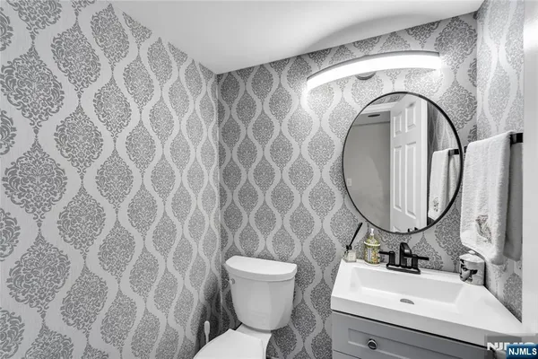 $4,200 | 309 Hancock Court, Unit M309, Edgewater, NJ 07020