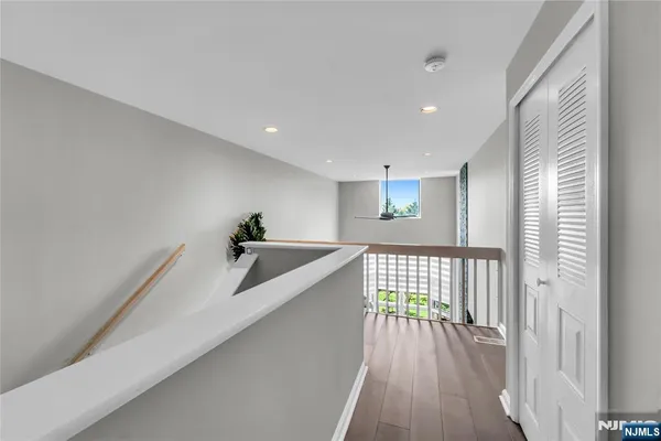 $4,200 | 309 Hancock Court, Unit M309, Edgewater, NJ 07020