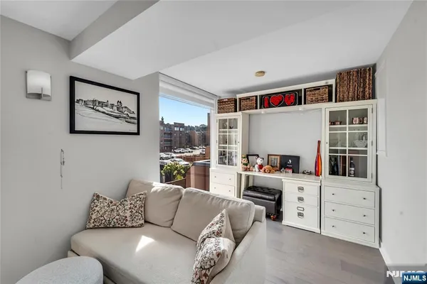 $4,200 | 309 Hancock Court, Unit M309, Edgewater, NJ 07020