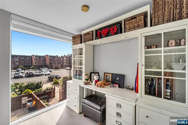 $4,200 | 309 Hancock Court, Unit M309, Edgewater, NJ 07020