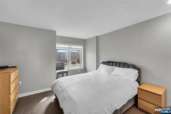 $4,200 | 309 Hancock Court, Unit M309, Edgewater, NJ 07020