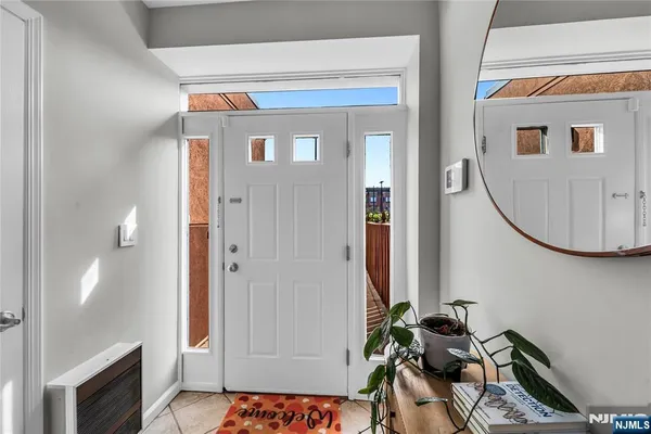 $4,200 | 309 Hancock Court, Unit M309, Edgewater, NJ 07020