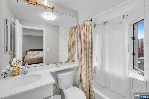 $4,200 | 309 Hancock Court, Unit M309, Edgewater, NJ 07020