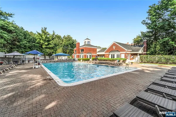 $4,200 | 309 Hancock Court, Unit M309, Edgewater, NJ 07020