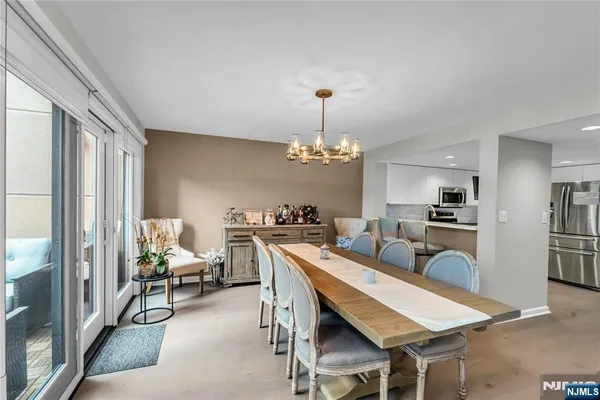 $4,200 | 309 Hancock Court, Unit M309, Edgewater, NJ 07020