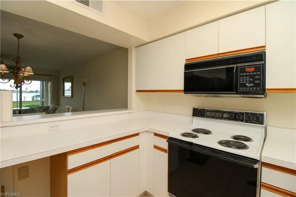 $1,695 | 333 Sunrise Cay, Unit 2, Naples, FL 34114