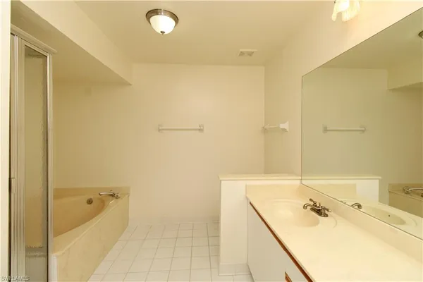 $1,695 | 333 Sunrise Cay, Unit 2, Naples, FL 34114