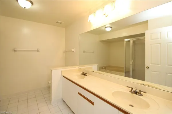 $1,695 | 333 Sunrise Cay, Unit 2, Naples, FL 34114