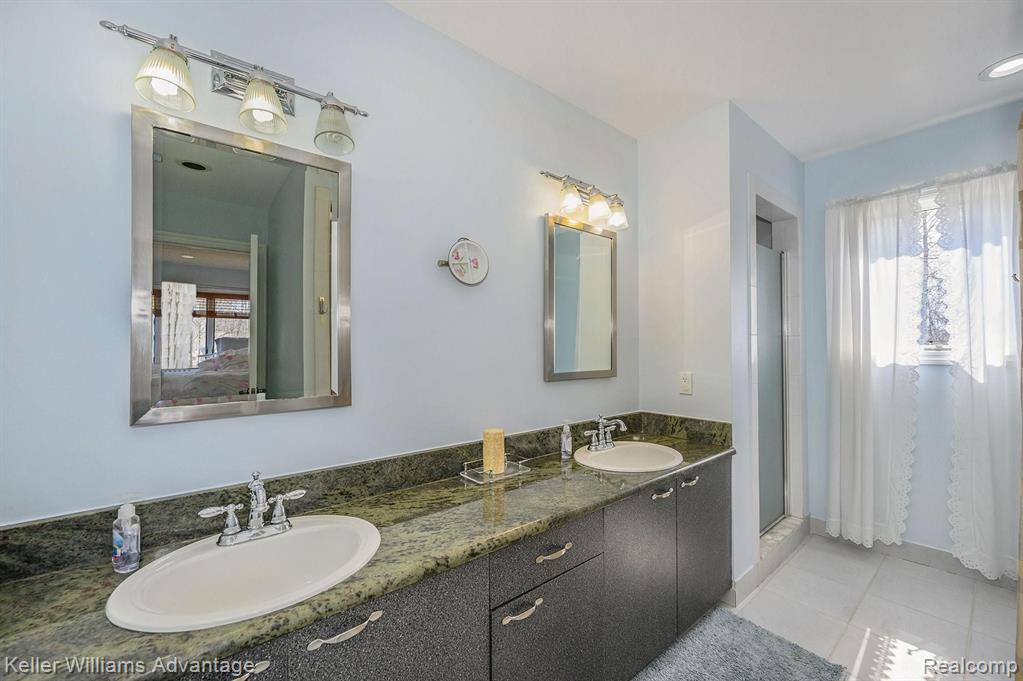 6940 Drake Road West Bloomfield, MI 48322 - Photo 26 of 59 Gallery Image 26