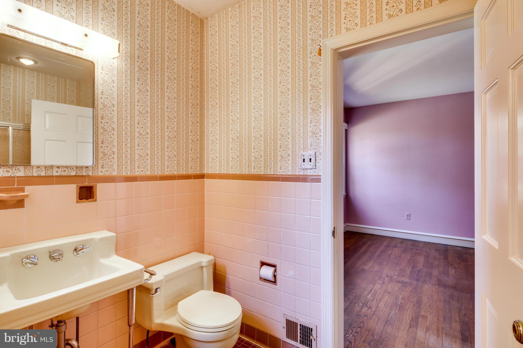 1107 South Rolling Road Catonsville, MD 21228 - Photo 19 of 30 Bath