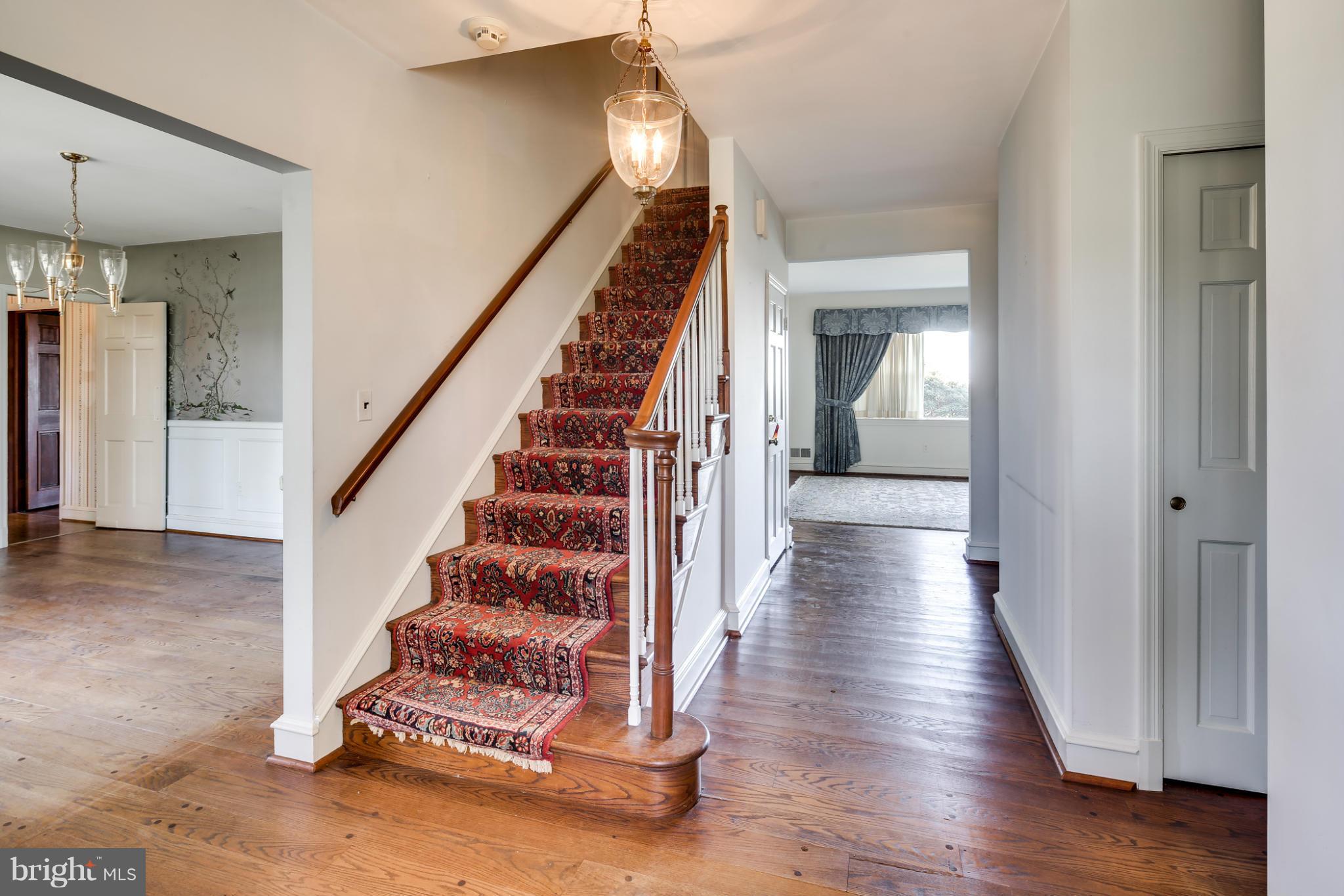 1107 South Rolling Road Catonsville, MD 21228 - Photo 3 of 30 Foyer